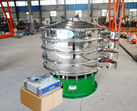 超聲波振動(dòng)篩主要采用超聲波換能器，利用換能器的工作原理能夠減少物料的堵網(wǎng)情況，提高篩分產(chǎn)量。